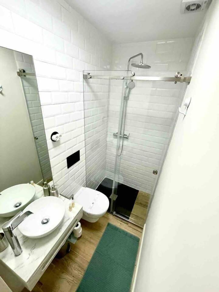 Ferienwohnung Chiado Brand New Amazing In Lissabon Exterior foto